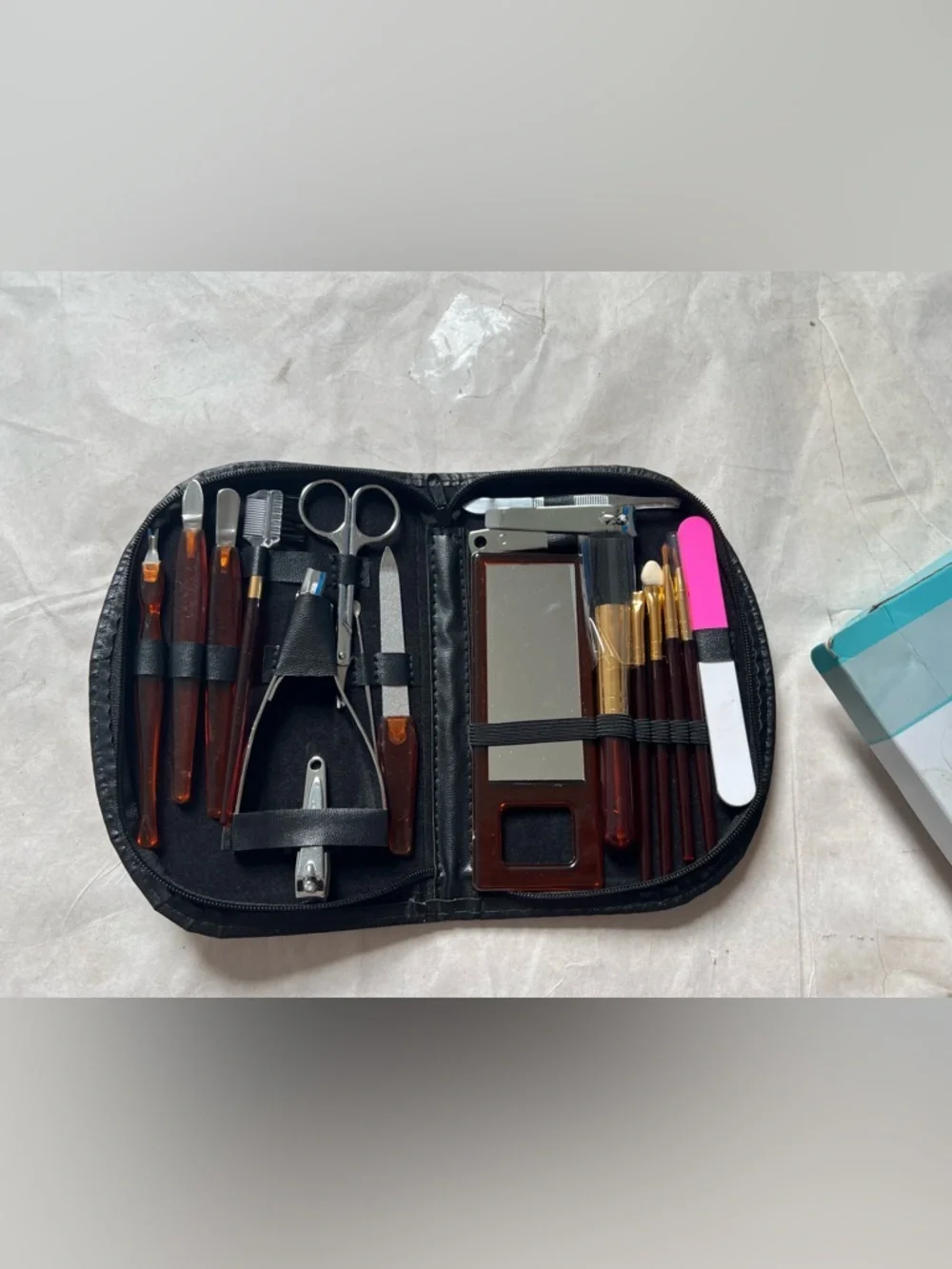 Elina 18 Pieces Professional Manicure /Pedicure Kit & Make Up Set